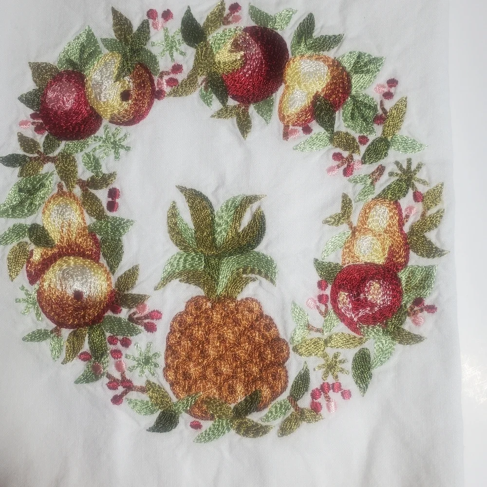 LOT of (11) Vintage Embroidered Cocktail Napkins, Kitchen Towels & Tea Towels